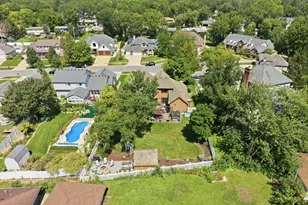 253 Fairfield Dr, Crown Point, IN 46307 - Photo 8