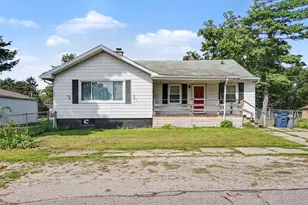 626 Gladys St, Michigan City, IN 46360 - Photo 4