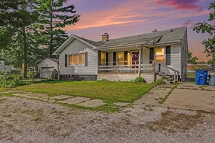 626 Gladys St, Michigan City, IN 46360 - Photo 2