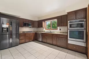 186 Wexford Rd, Valparaiso, IN 46385 - Photo 6