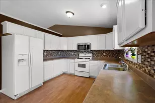 6808 W 157th Ln, Lowell, IN 46356 - Photo 16