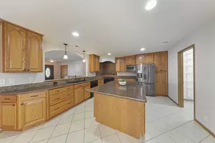 802 Vanessa Way, Kouts, IN 46347 - Photo 12