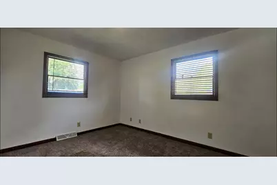 1529 Eisenhower Drive, La Porte, IN 46350 - Photo 20