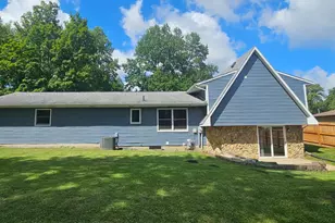 1529 Eisenhower Dr, La Porte, IN 46350 - Photo 6