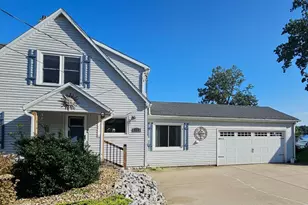 227 Lakeview Dr, Walkerton, IN 46574 - Photo 2