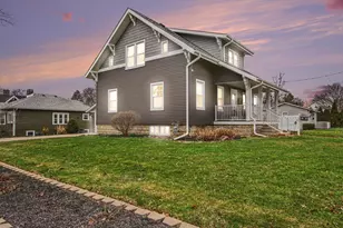 901 Campbell St, Valparaiso, IN 46385 - Photo 2