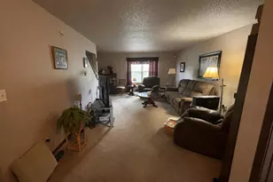 5305 Bluff View Dr, Indianapolis, IN 46217 - Photo 4
