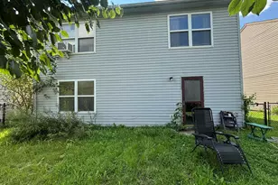 5305 Bluff View Dr, Indianapolis, IN 46217 - Photo 2