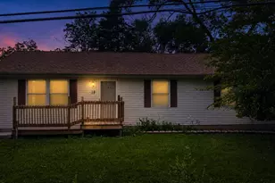 18 S Quinn St, Valparaiso, IN 46385 - Photo 2