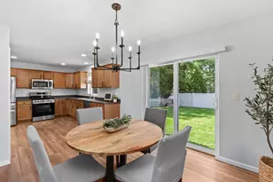 518 Carrington Ln, Valparaiso, IN 46385 - Photo 6