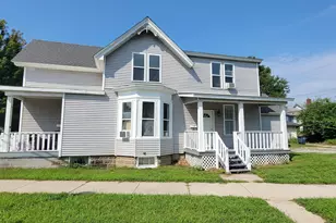 424 E 10th St, Michigan City, IN 46360 - Photo 2