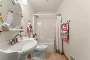 9021 Norris Dr, Hobart, IN 46342 - Photo 20