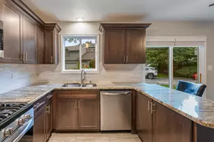 8956 Price Cir, Highland, IN 46322 - Photo 8