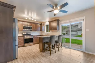 8956 Price Cir, Highland, IN 46322 - Photo 6