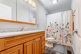 8956 Price Cir, Highland, IN 46322 - Photo 16