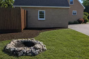605 W Montgomery St, Francesville, IN 47946 - Photo 14