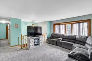 13 Lilac Dr, Dyer, IN 46311 - Photo 2