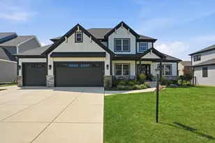 2047 Louis Dr, Crown Point, IN 46307 - Photo 4