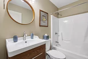 453 Andover Dr, Valparaiso, IN 46385 - Photo 16