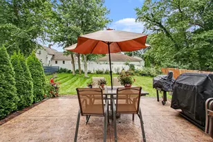 453 Andover Dr, Valparaiso, IN 46385 - Photo 2