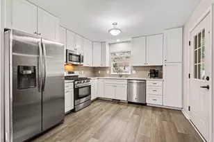 453 Andover Dr, Valparaiso, IN 46385 - Photo 10