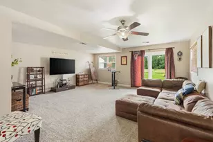 2516 Wicker Park Dr, Highland, IN 46322 - Photo 8