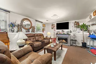 303 Minter Dr, Griffith, IN 46319 - Photo 18