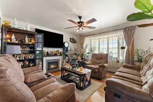 303 Minter Dr, Griffith, IN 46319 - Photo 4