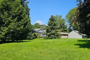 925 S Mayflower Rd, La Porte, IN 46350 - Photo 8