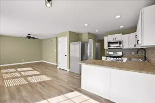 10725 Illinois St, Crown Point, IN 46307 - Photo 4