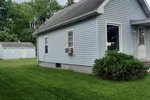 509 H St, La Porte, IN 46350 - Photo 2
