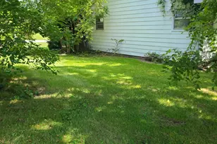 7929 Whitcomb St, Merrillville, IN 46410 - Photo 4