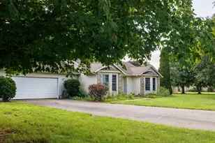 3525 W Kozak Dr, Wheatfield, IN 46392 - Photo 4