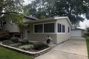 8134 Columbia Ave, Munster, IN 46321 - Photo 2