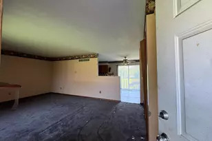6281 Chase St, Merrillville, IN 46410 - Photo 4