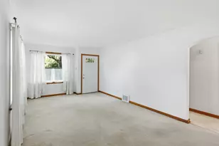 6530 Delaware Ave, Hammond, IN 46323 - Photo 8