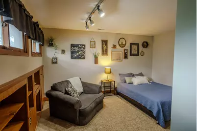 405 E Chicago Street, Valparaiso, IN 46383 - Photo 20