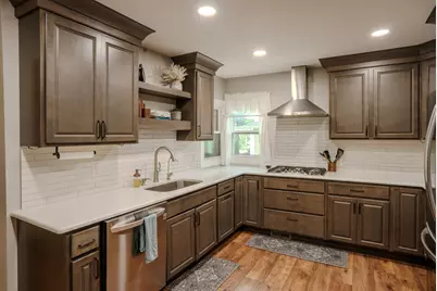 405 E Chicago Street, Valparaiso, IN 46383 - Photo 6