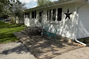 7727 Dakota St, Hobart, IN 46410 - Photo 6