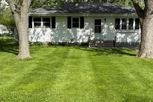 7727 Dakota St, Hobart, IN 46410 - Photo 2