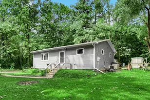 101 Highland Dr, Walkerton, IN 46574 - Photo 2