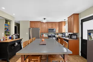 2706 Streamside Dr, Columbus, IN 47203 - Photo 40