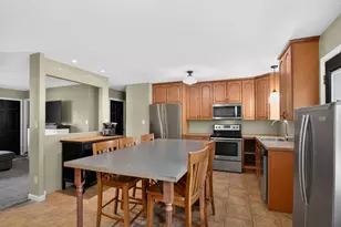2706 Streamside Dr, Columbus, IN 47203 - Photo 14