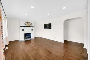 519 E North St, Crown Point, IN 46307 - Photo 8