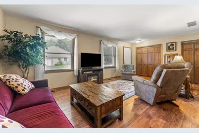 533 Begonia Street SE #B, Demotte, IN 46310 - Photo 8