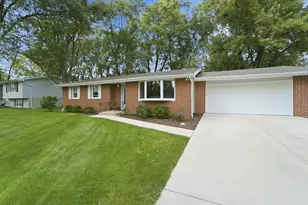 512 Mary Ln, Crown Point, IN 46307 - Photo 2