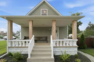 138 Jefferson Ave, Chesterton, IN 46304 - Photo 2