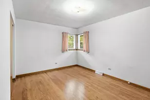 8041 Rhode Ct, Dyer, IN 46311 - Photo 6