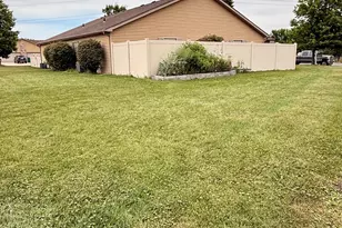 1165 W 86th Pl, Merrillville, IN 46410 - Photo 28