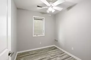 9424 Erie St, Highland, IN 46322 - Photo 16